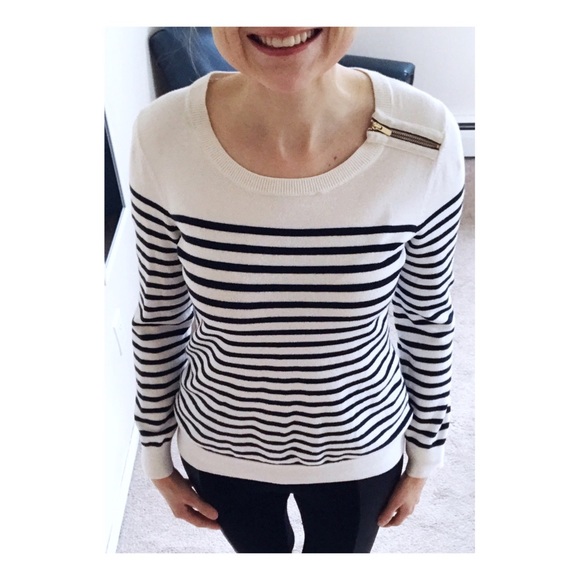 shoulder zipper sweater